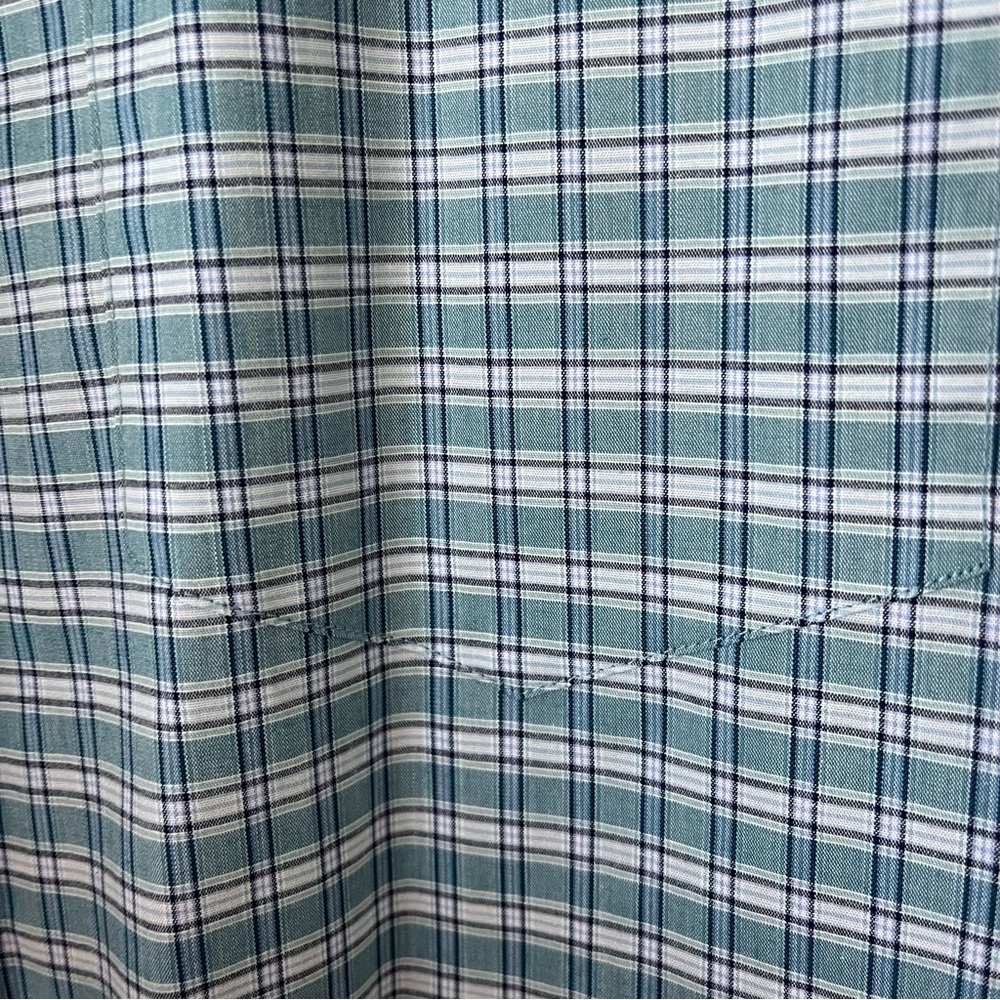Apt.9 button down - Picture 2 of 3